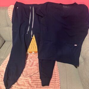 FIGS Scrubs Set-lightly worn